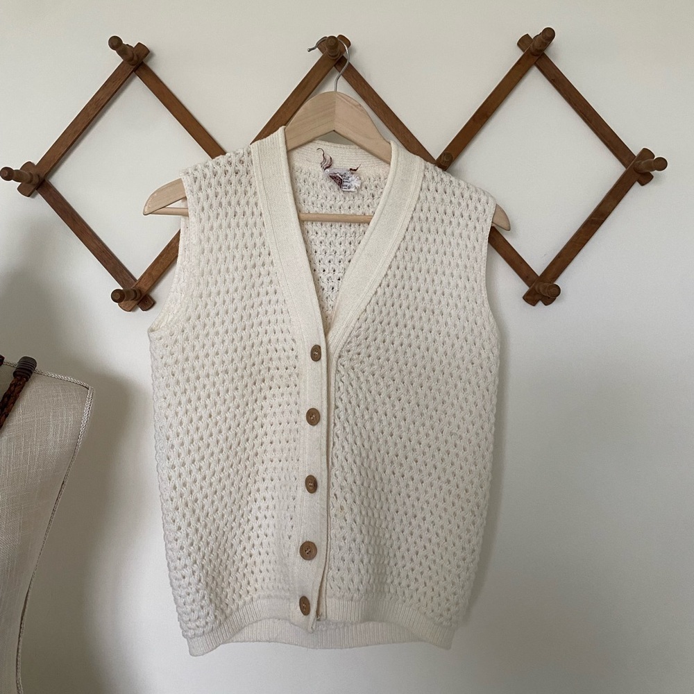 💫Vintage | 80’s Acrylic Button Vest